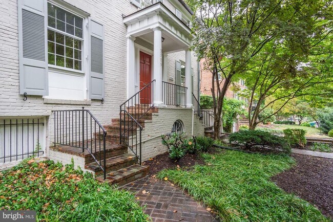 Foto del edificio - 3505 Springland Ln NW