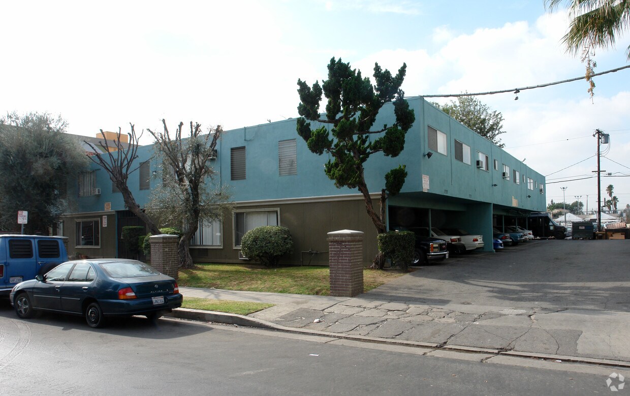 Building Photo - Columbus Plaza