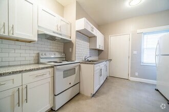 Building Photo - 3334 Maize Rd