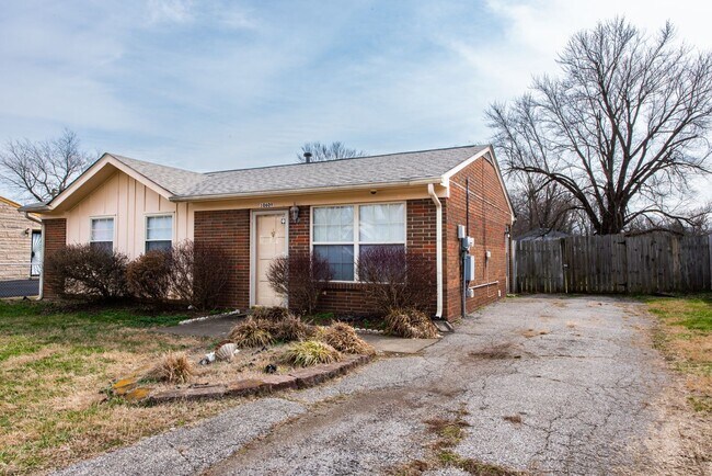 Building Photo - 3 br, 1 bath House - 10609 S Dodge Lane