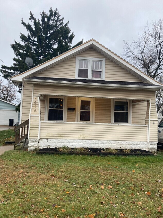 Foto principal - 1416 St Lawrence Ave