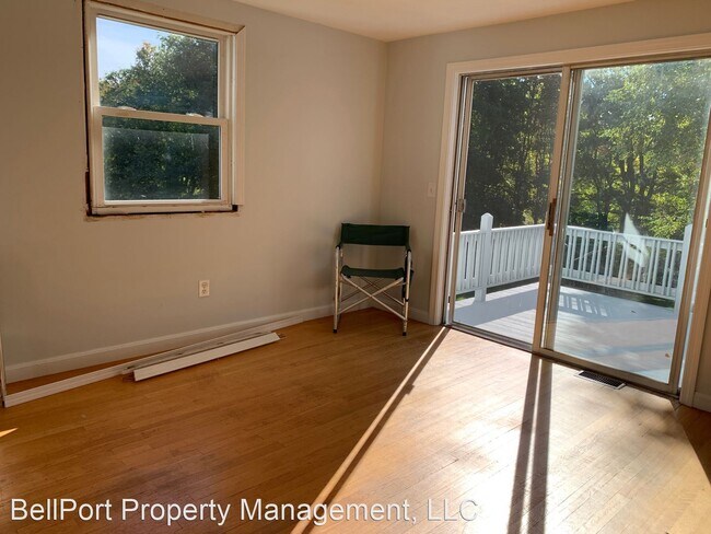 Foto del edificio - 2 br, 1.5 bath House - 22 Black Point Road...
