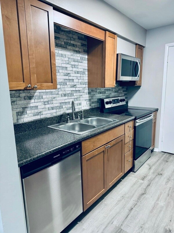 Foto del edificio - 1208 Schaub Dr