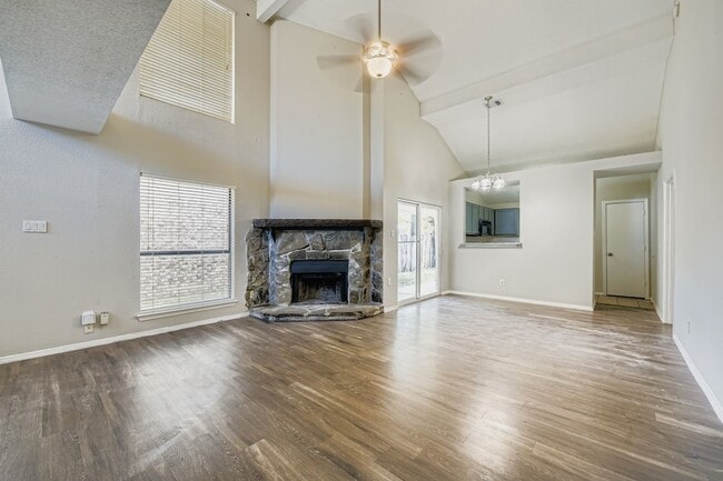 Building Photo - 1322 Jasmine Dr