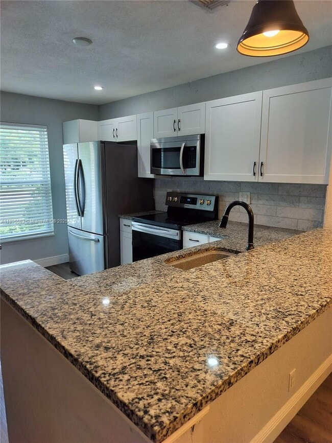 Building Photo - 296 Palmetto Ct