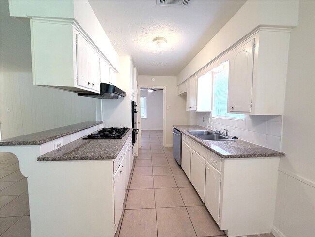 Foto del edificio - 9706 Crestdale Cir