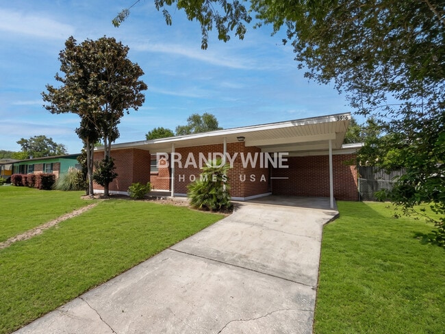 Building Photo - 3916 Bogata Dr N