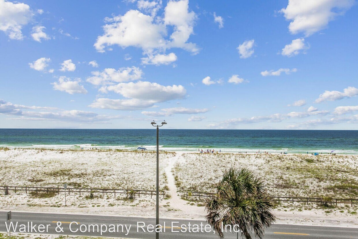 Primary Photo - 1390 Fort Pickens Rd