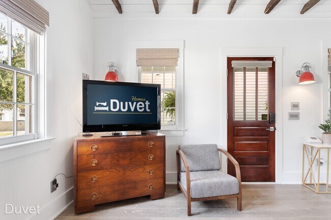 Foto del edificio - 1 br, 1 bath House - 17 H Street