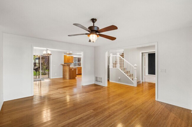 Foto del edificio - Spacious 3-Bedroom Home in Sought-After Valley West