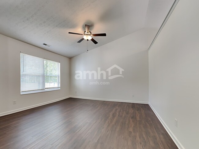 Building Photo - 4645 Bluejay Court