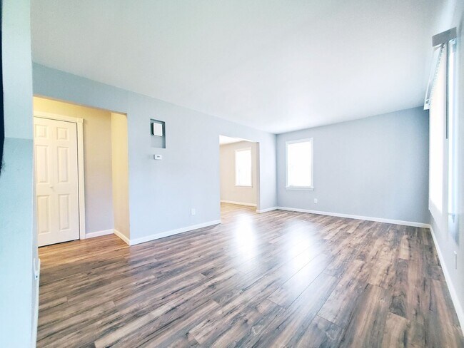 Foto del edificio - 3 Bed - 1 Bath Cape Cod for Rent in Euclid