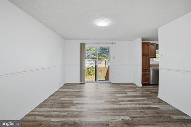 Foto del edificio - 26 Dover Ln