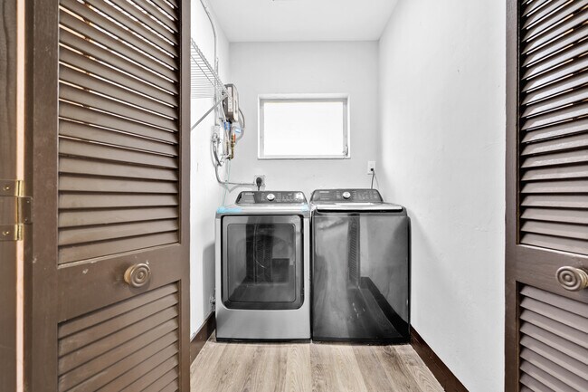 Foto del edificio - 732 NW 188th Dr