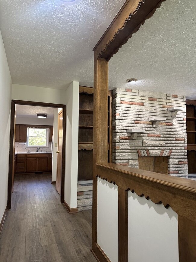 Foto del edificio - Welcome to this charming 3-bedroom, 2-bath...