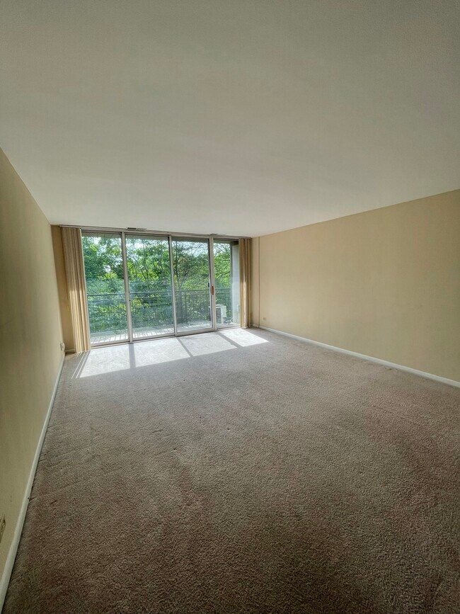 Foto del edificio - 5830 Oakwood Dr
