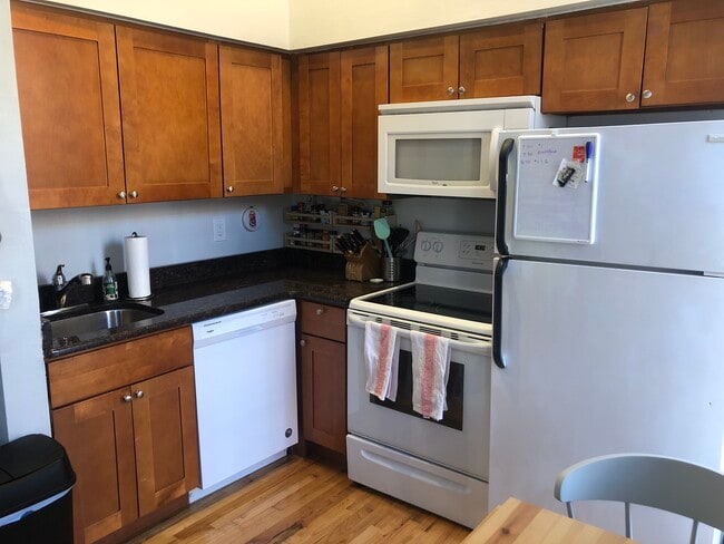 Kitchen with dishwasher and garbage disposal - 1908 Mount Vernon St