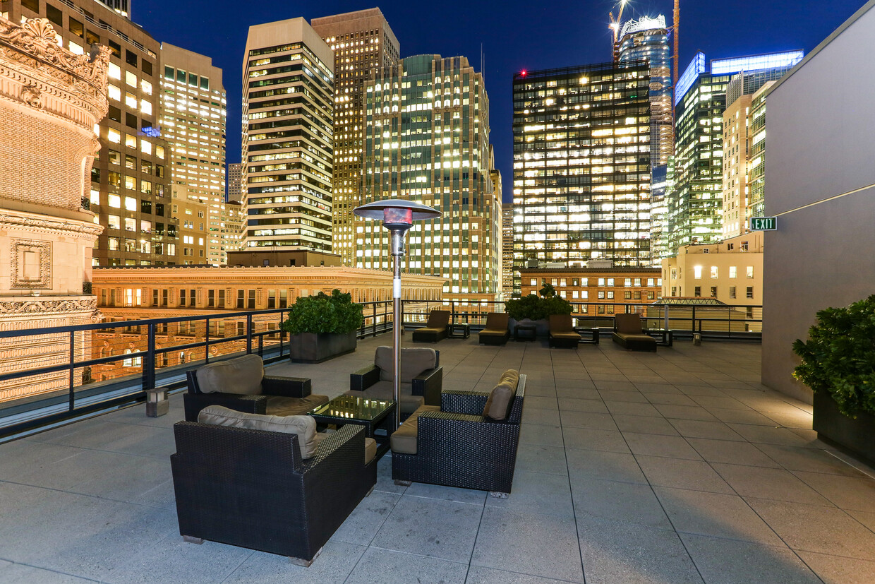Shared roof deck with bbq grills - 74 New Montgomery St