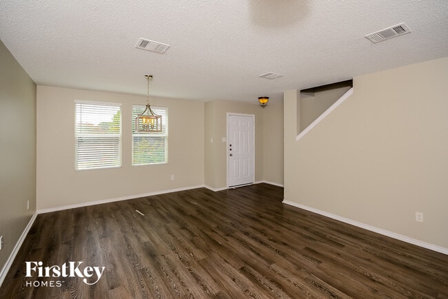 Building Photo - 313 Butch Cassidy Dr