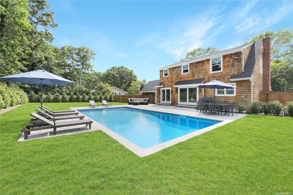 16 Pin Oak Ln, Westhampton Beach, NY 11978 House for Rent in