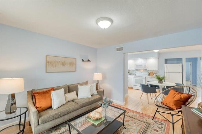 Building Photo - Fantastic 3bd/1ba home! Coming soon!
