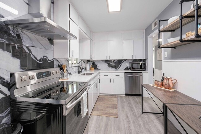 Building Photo - 1911 Miles Ave