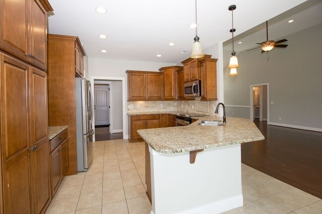 Foto del edificio - Woodlake Home