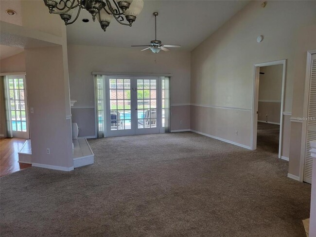 Building Photo - 2735 Eagle Lake Dr