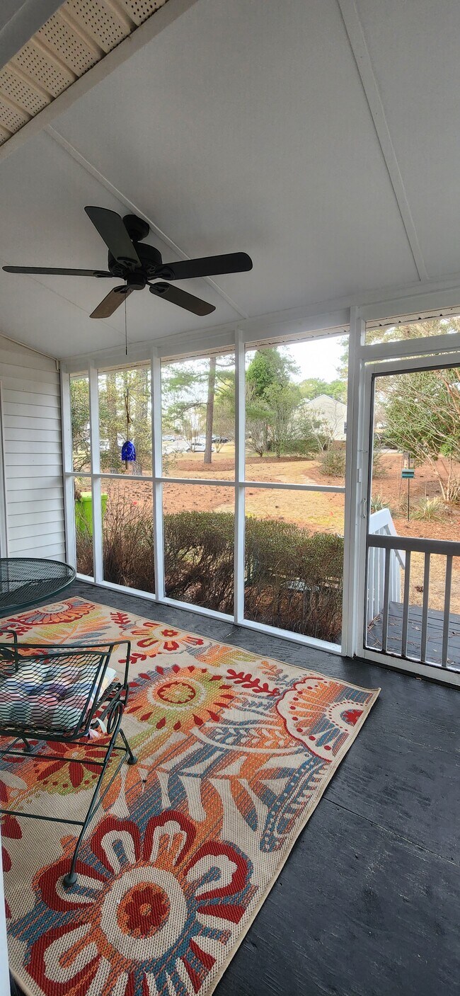 Foto del edificio - 93 N Lake Pointe Dr