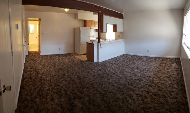 Foto del edificio - Large 1 bed 1 bath With patio area