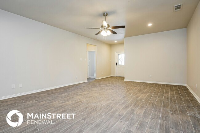 Foto del edificio - 1229 E Harvey Ave