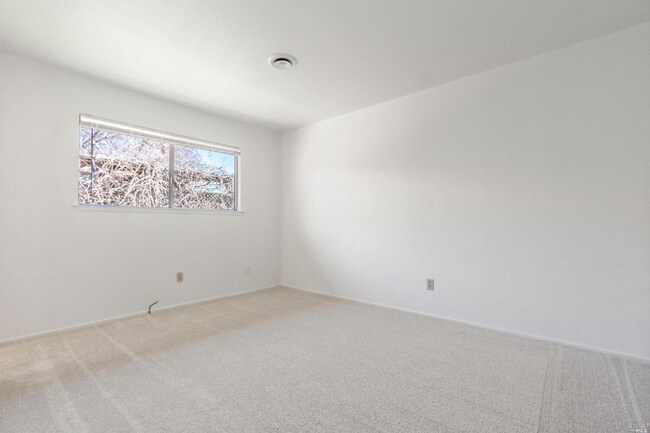 Building Photo - 484 Crivelli Dr