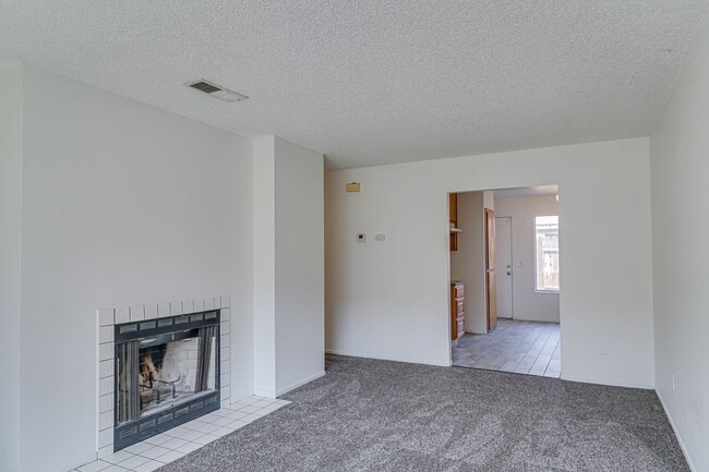 Building Photo - 4418 White Ln