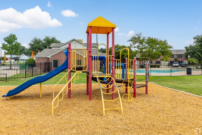 Building Photo - Heather Lane & Tiffany Square Apartments