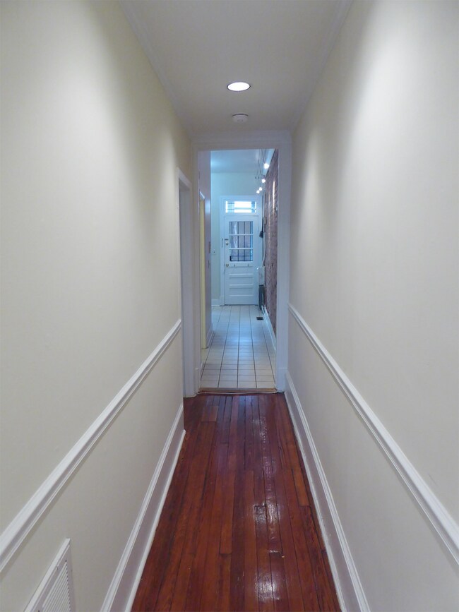 Foto del edificio - 1836 Ingleside Terrace NW