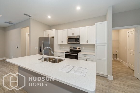 Foto del edificio - 2102 Hibiscus Way