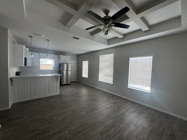 Building Photo - 1618 Playa Dr