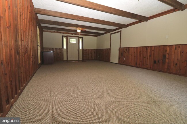 Building Photo - 3884 Bayside Dr
