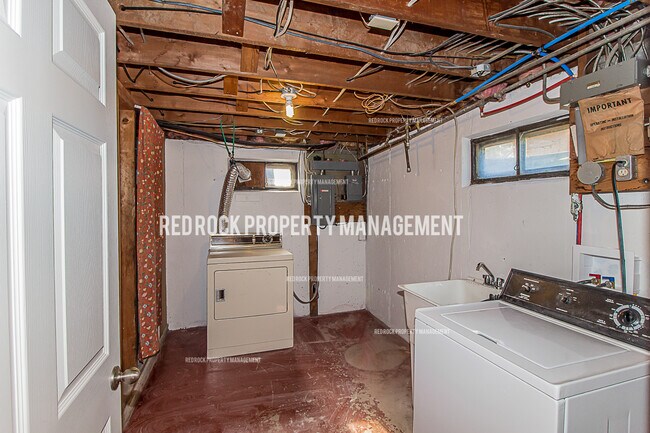 Building Photo - 5739 N Alameda Blvd