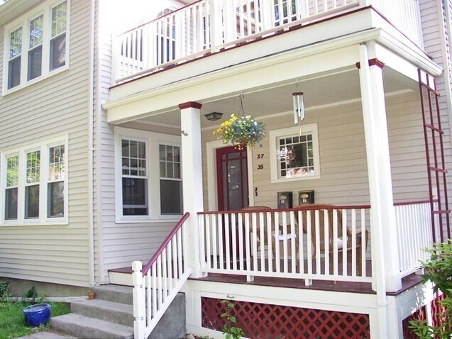 Primary Photo - 37 Lewis St