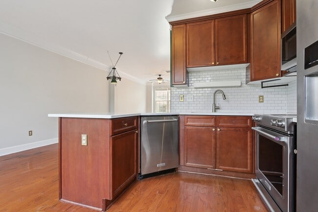 Building Photo - 503 Saint Jules Ln