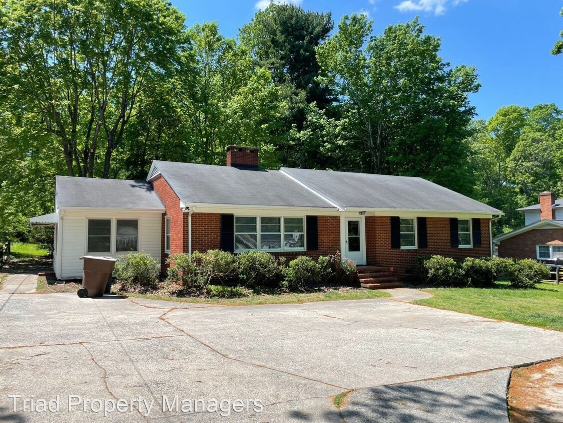 Primary Photo - 3 br, 2 bath House - 4313 Hilltop Rd.