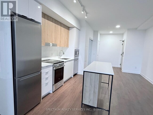 Building Photo - 5081 Hurontario St