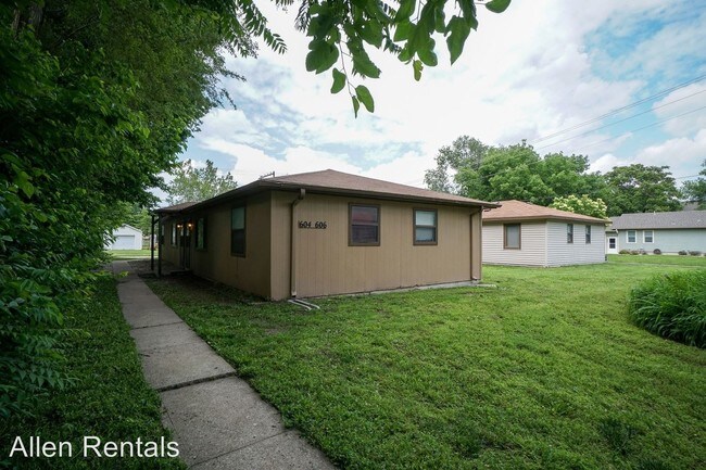Building Photo - 2 br, 1 bath Apartment - 604 Yuma 606 Yuma