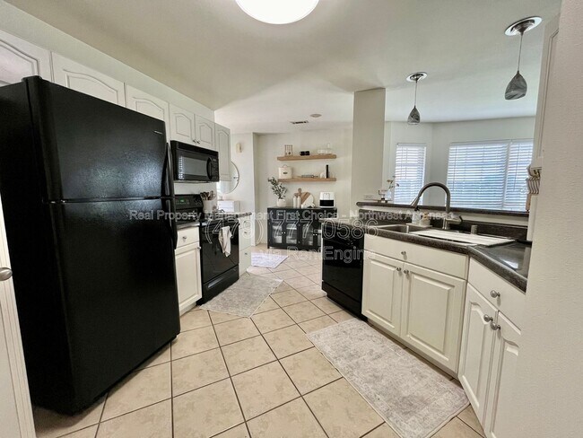 Building Photo - 2728 Westminster Dr