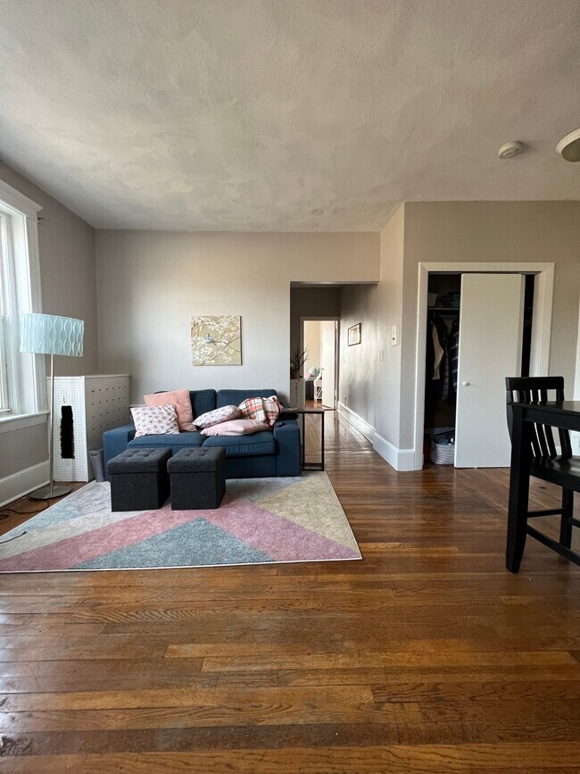 Foto del edificio - 1089 Commonwealth Ave