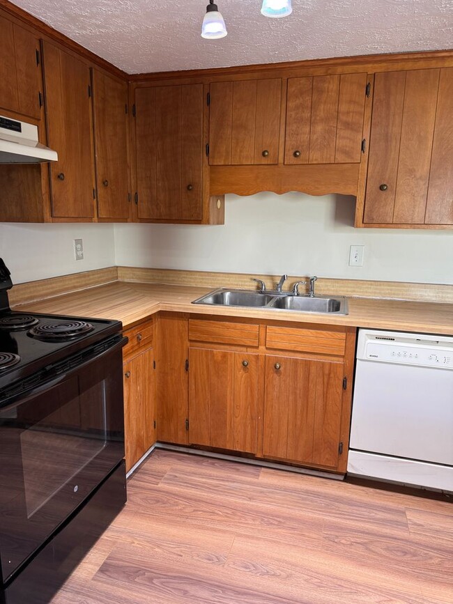 Foto del edificio - 3 Bedroom || 2.5 Bathroom Townhouse