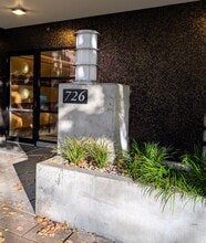 Building Photo - 726 NW 11th Ave