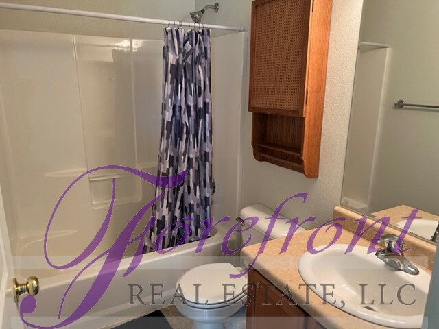 Foto del edificio - 1700 E 27th St