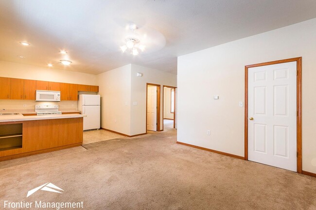 Building Photo - 901 Moro St